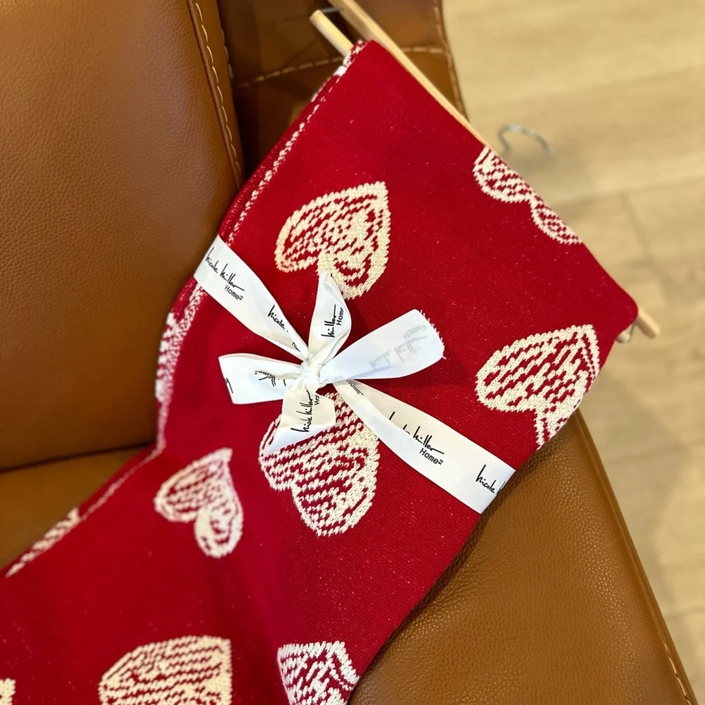 Nicole Miller Valentine’s Day heart knit blanket decorative throw
